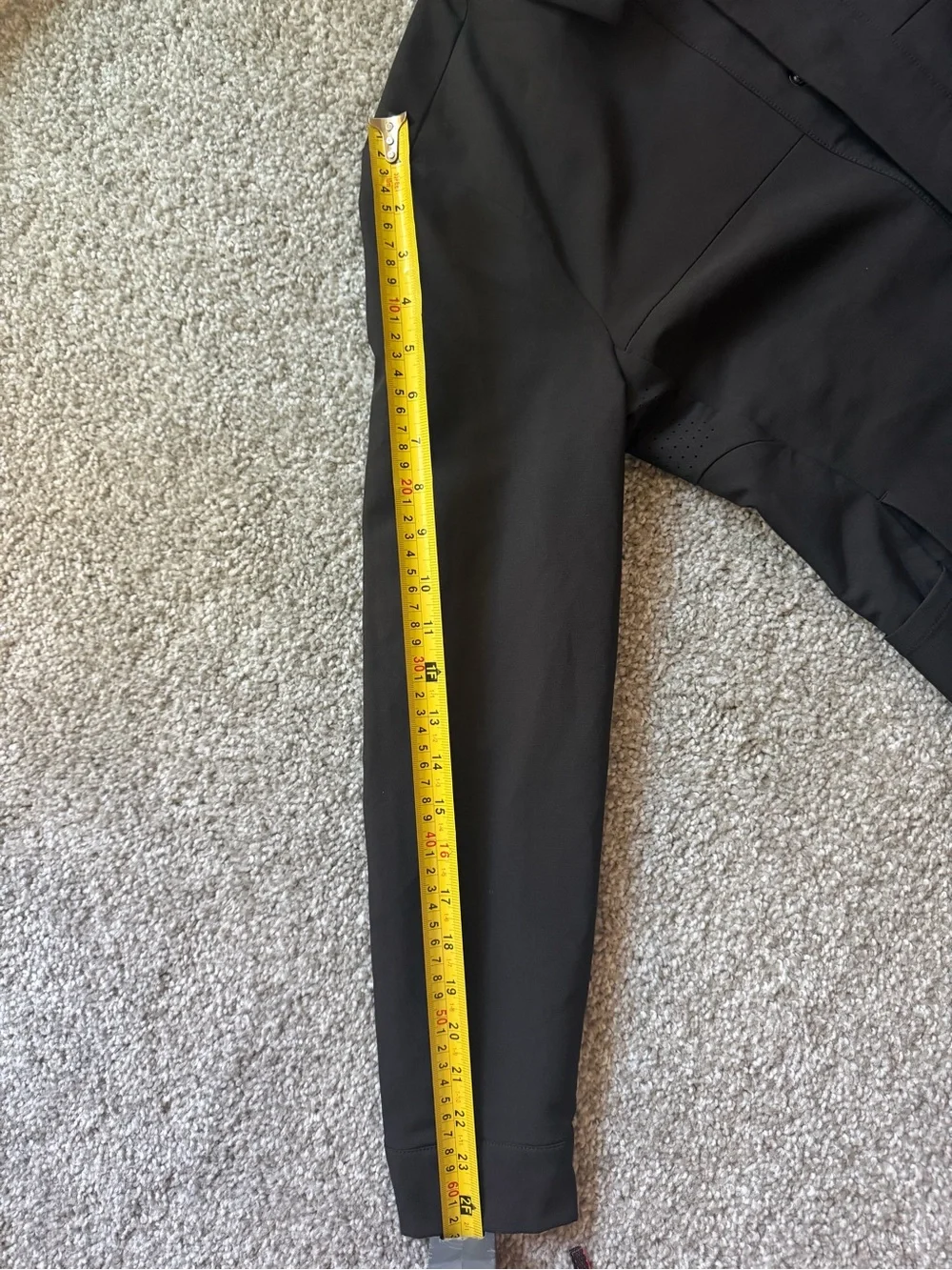 BYLT Basics minimalist black